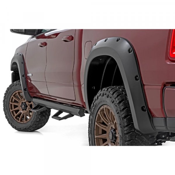 Poszerzenia błotników przód i tył Rough Country Pocket RAM 1500 DT 2025+