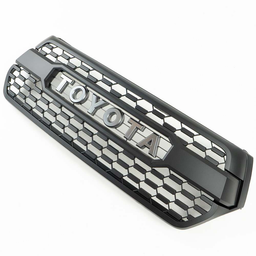 grill-z-emblematem-toyota-w-kolorze-srebrnym-ofd grill-z-emblematem-toyota-w-kolorze-srebrnym-ofd