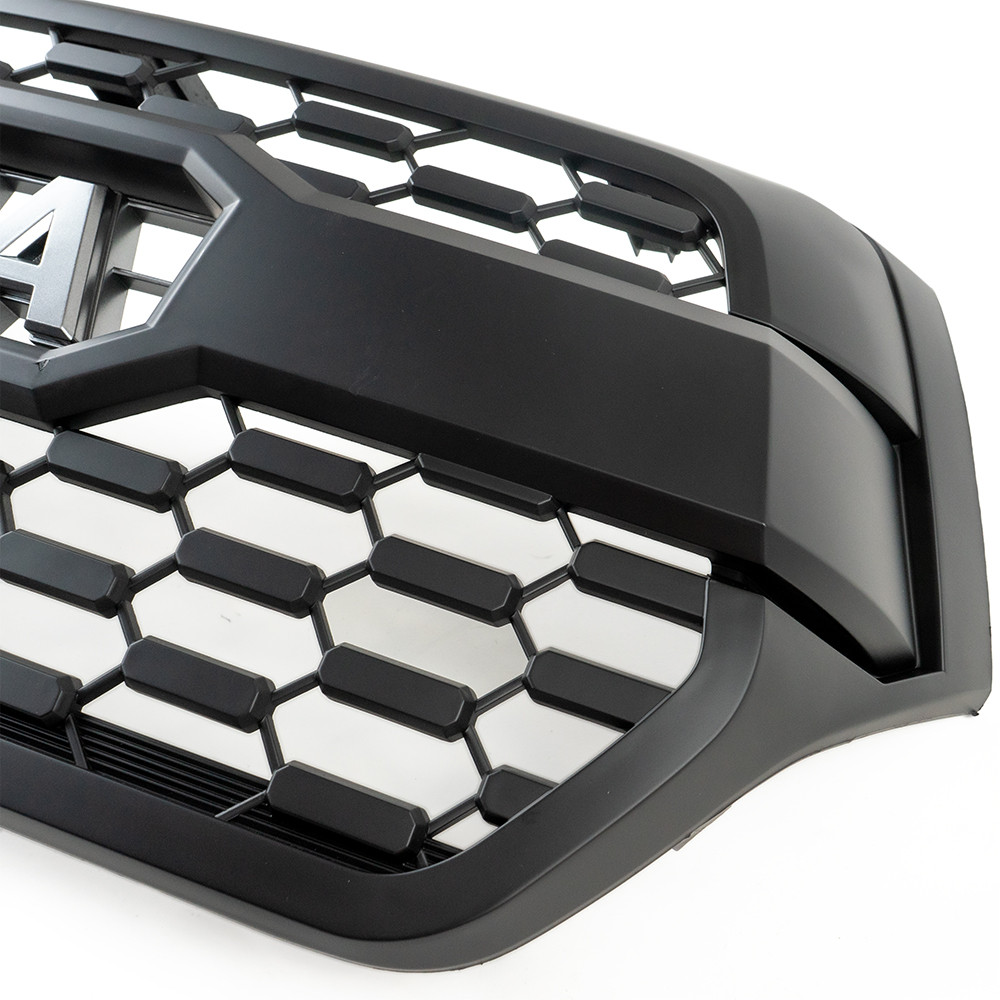 grill-z-emblematem-toyota-w-kolorze-srebrnym-ofd grill-z-emblematem-toyota-w-kolorze-srebrnym-ofd