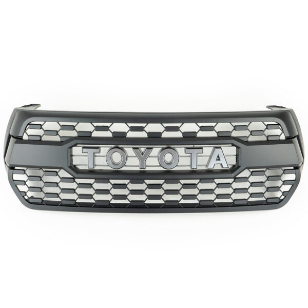 Grill z emblematem Toyota w kolorze srebrnym OFD