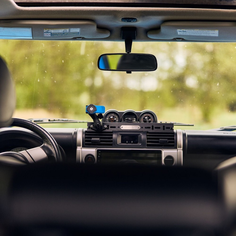 mocowanie-akcesoriow-na-deske-z-ladowarka-usb-bison-gear mocowanie-akcesoriow-na-deske-z-ladowarka-usb-bison-gear