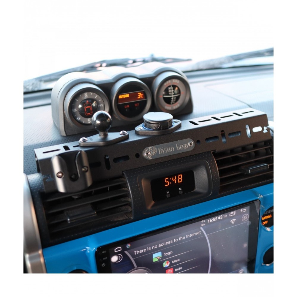 mocowanie-akcesoriow-na-deske-z-ladowarka-usb-bison-gear mocowanie-akcesoriow-na-deske-z-ladowarka-usb-bison-gear