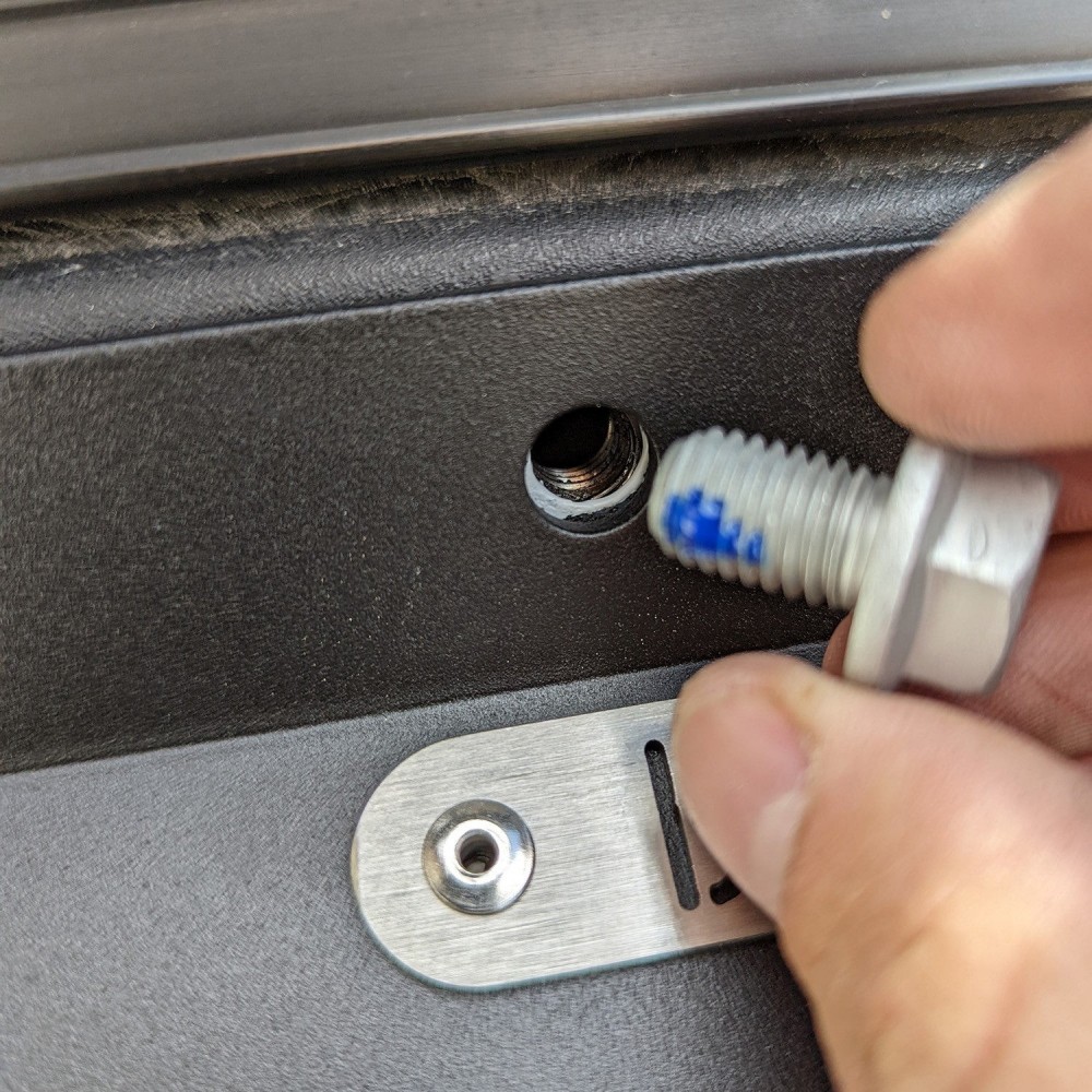 mocowanie-kola-zapasowego-bison-gear mocowanie-kola-zapasowego-bison-gear