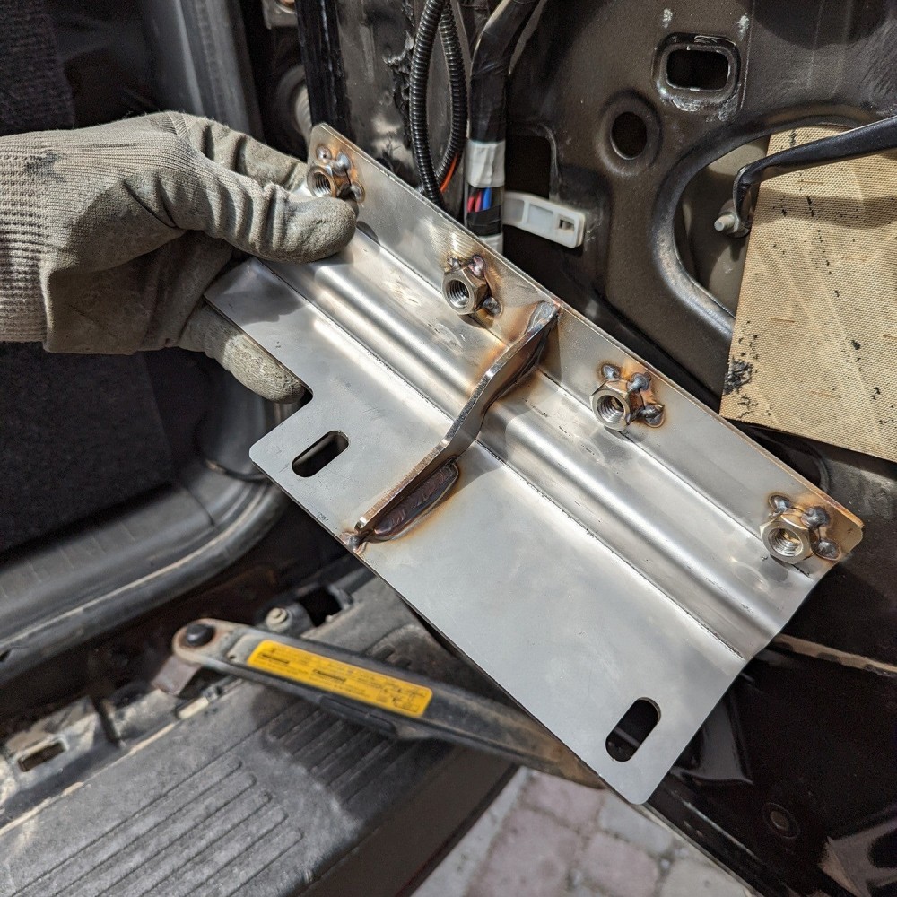 mocowanie-kola-zapasowego-bison-gear mocowanie-kola-zapasowego-bison-gear