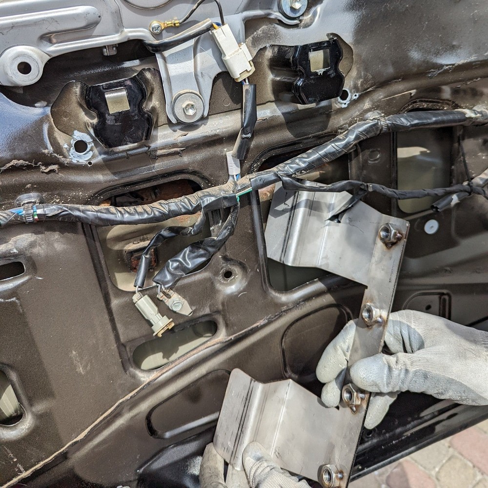 mocowanie-kola-zapasowego-bison-gear mocowanie-kola-zapasowego-bison-gear