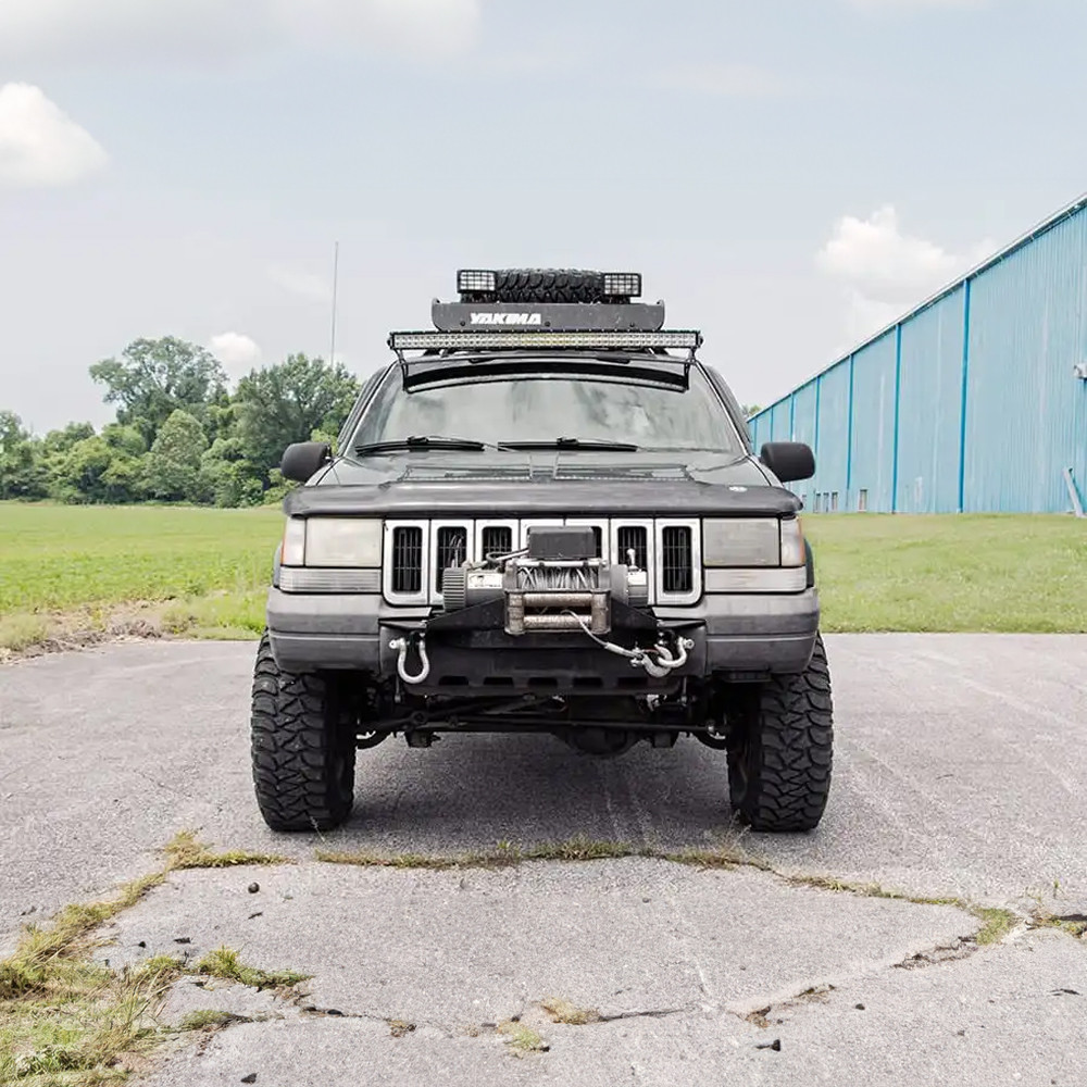 mocowanie-listwy-led-50-nad-przednia-szyba-rough-country mocowanie-listwy-led-50-nad-przednia-szyba-rough-country