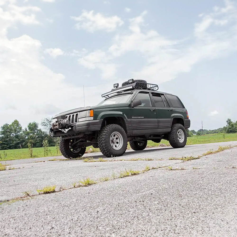 mocowanie-listwy-led-50-nad-przednia-szyba-rough-country mocowanie-listwy-led-50-nad-przednia-szyba-rough-country