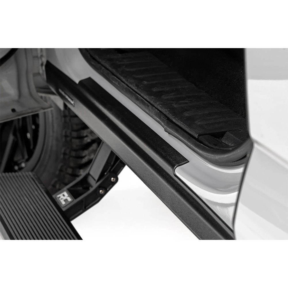 nakladki-na-progi-przod-i-tyl-rough-country-crew-cab nakladki-na-progi-przod-i-tyl-rough-country-crew-cab