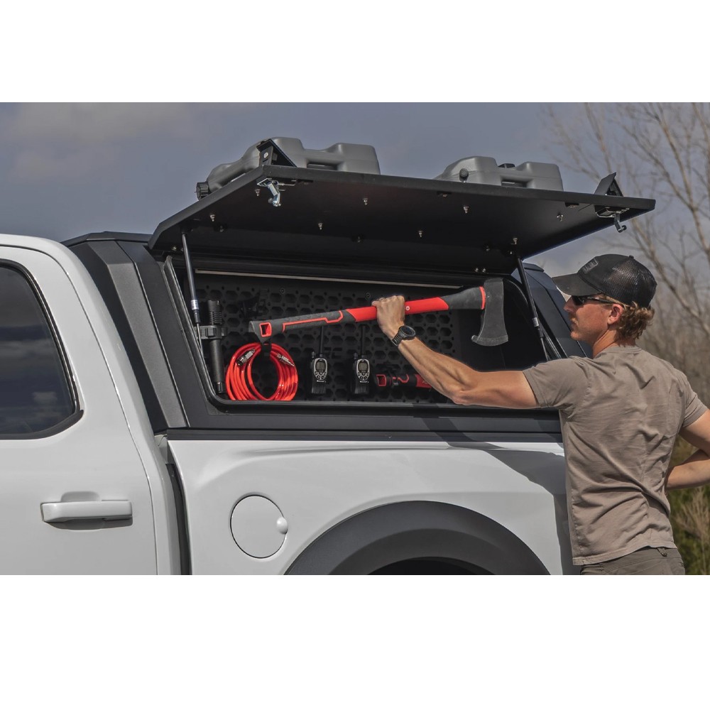 polka-z-panelem-montazowym-molle-strona-kierowcy-rough-country polka-z-panelem-montazowym-molle-strona-kierowcy-rough-country