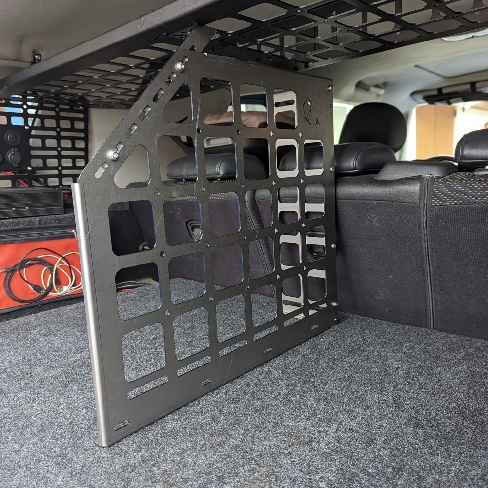 przegroda-bagaznika-bison-gear przegroda-bagaznika-bison-gear