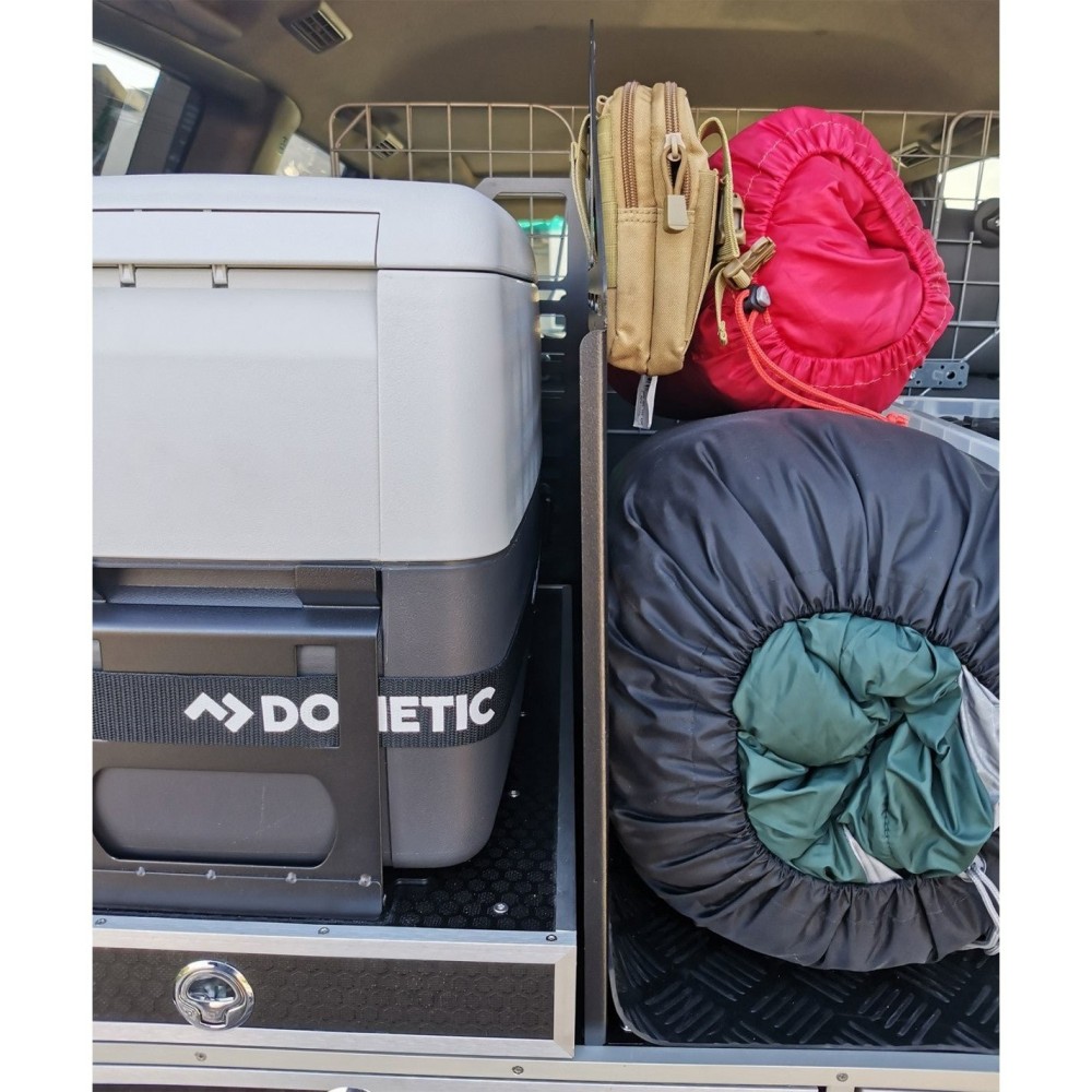 przegroda-bagaznika-bison-gear przegroda-bagaznika-bison-gear