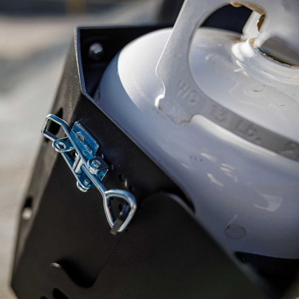 regulowany-uchwyt-na-butle-gazowa-5-lb-10-lb-bison-gear regulowany-uchwyt-na-butle-gazowa-5-lb-10-lb-bison-gear