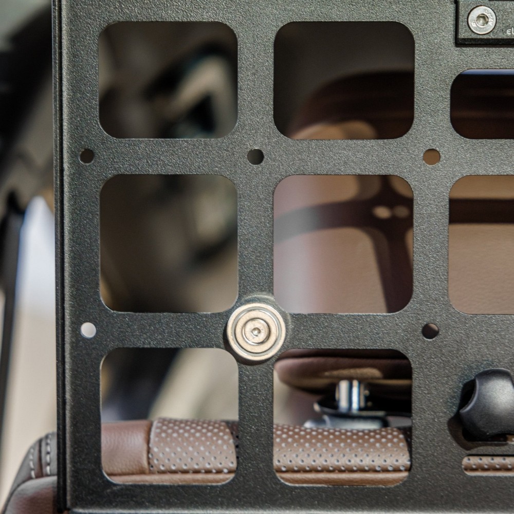 ruchoma-przegroda-cargo-bison-gear ruchoma-przegroda-cargo-bison-gear