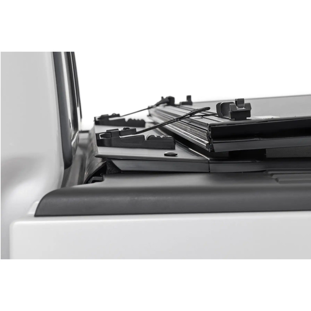 twarda-pokrywa-paki-tri-fold-flip-up-rough-country-5-7 twarda-pokrywa-paki-tri-fold-flip-up-rough-country-5-7