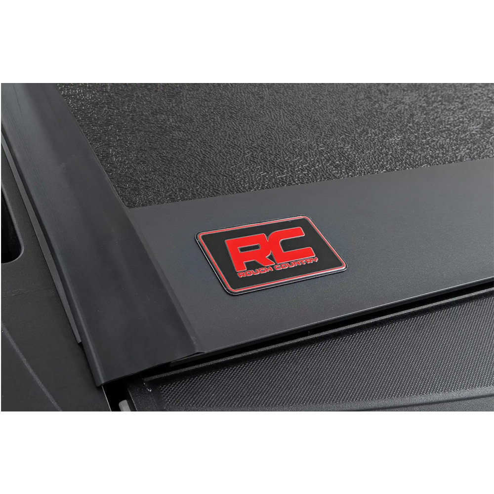 twarda-pokrywa-paki-tri-fold-niski-profil-rough-country-6-4 twarda-pokrywa-paki-tri-fold-niski-profil-rough-country-6-4