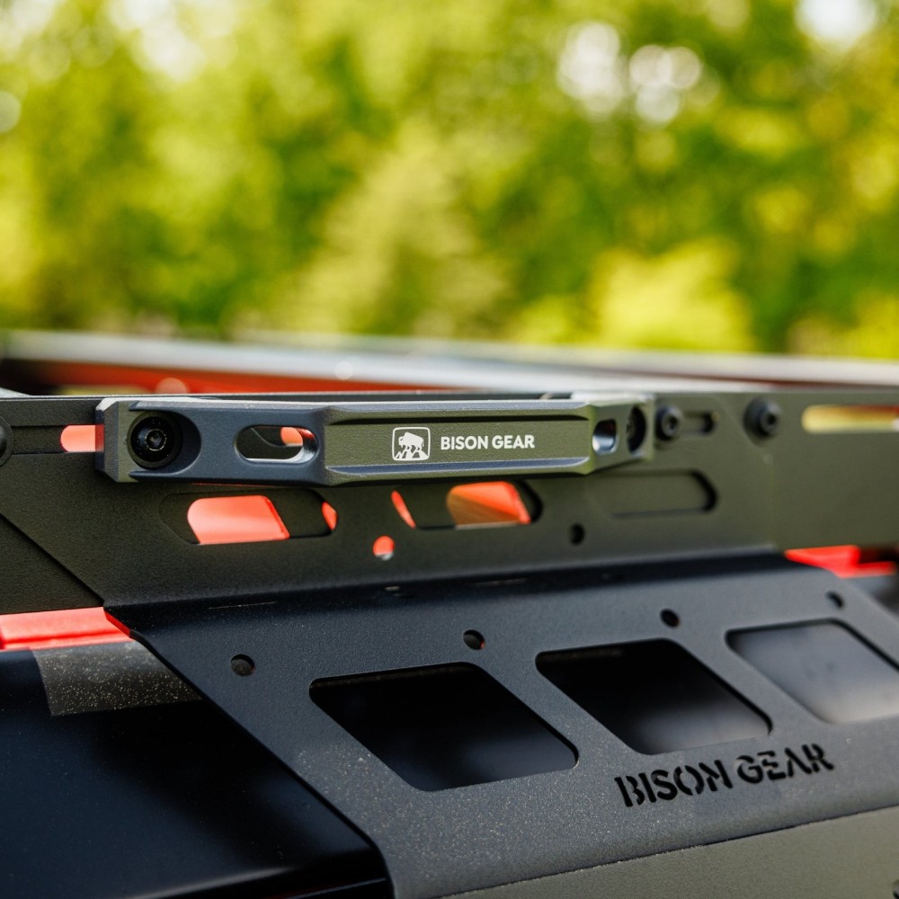 uchwyt-raczka-viper-do-bagaznika-dachowego-2-szt-w-zestawie-bison-gear uchwyt-raczka-viper-do-bagaznika-dachowego-2-szt-w-zestawie-bison-gear