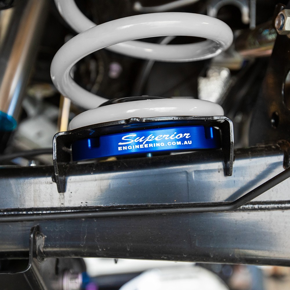 wzmocnienia-mocowan-sprezyn-przod-superior-engineering wzmocnienia-mocowan-sprezyn-przod-superior-engineering