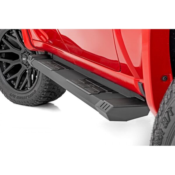 Progi, stopnie boczne aluminiowe Rough Country HD2 Double Cab
