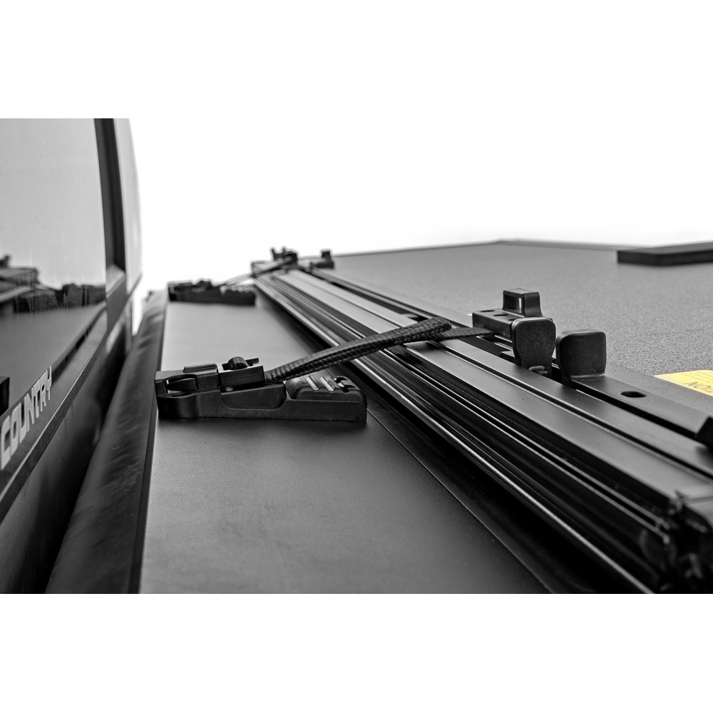 twarda-pokrywa-paki-tri-fold-flip-up-rough-country-5- twarda-pokrywa-paki-tri-fold-flip-up-rough-country-5-