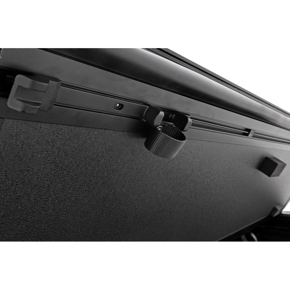 twarda-pokrywa-paki-tri-fold-flip-up-rough-country-5- twarda-pokrywa-paki-tri-fold-flip-up-rough-country-5-