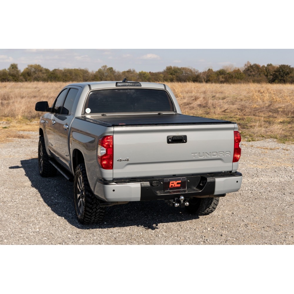 twarda-pokrywa-paki-tri-fold-flip-up-rough-country-5-7 twarda-pokrywa-paki-tri-fold-flip-up-rough-country-5-7