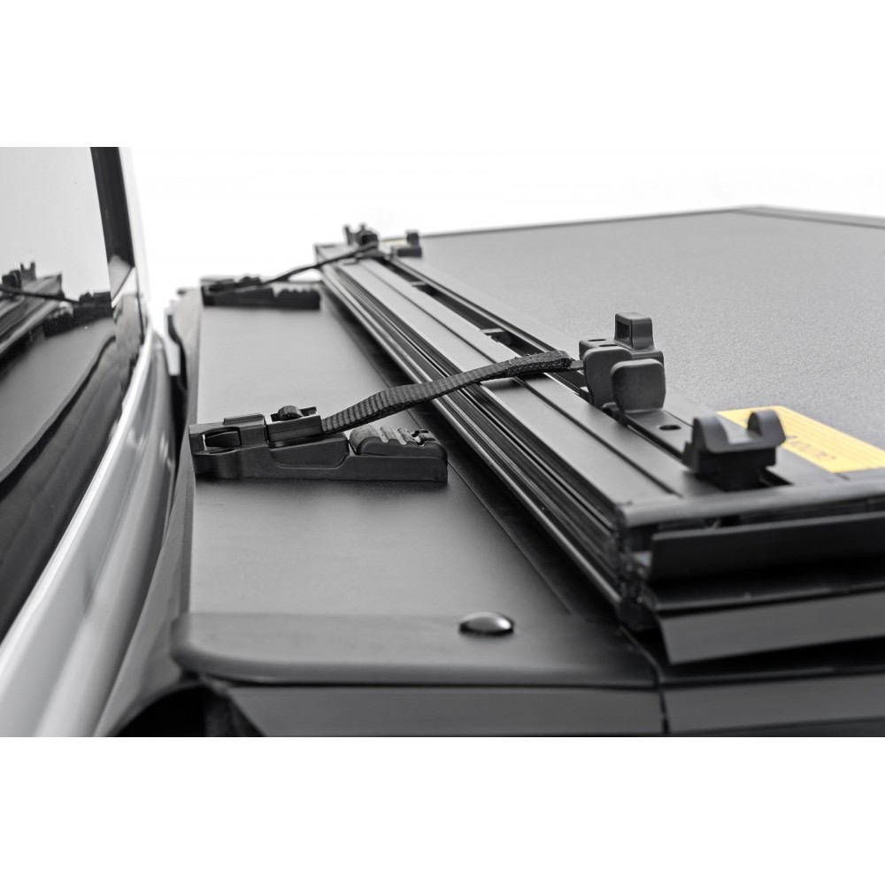 twarda-pokrywa-paki-tri-fold-flip-up-rough-country-5-7 twarda-pokrywa-paki-tri-fold-flip-up-rough-country-5-7