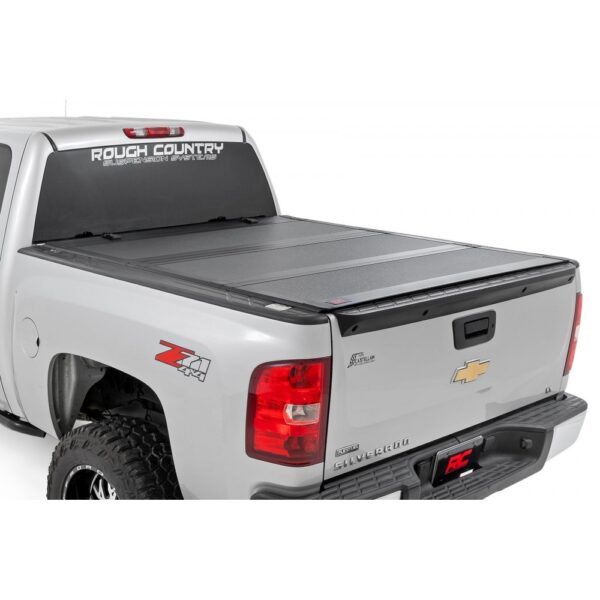 Twarda pokrywa paki tri-fold flip up Rough Country 5’9″