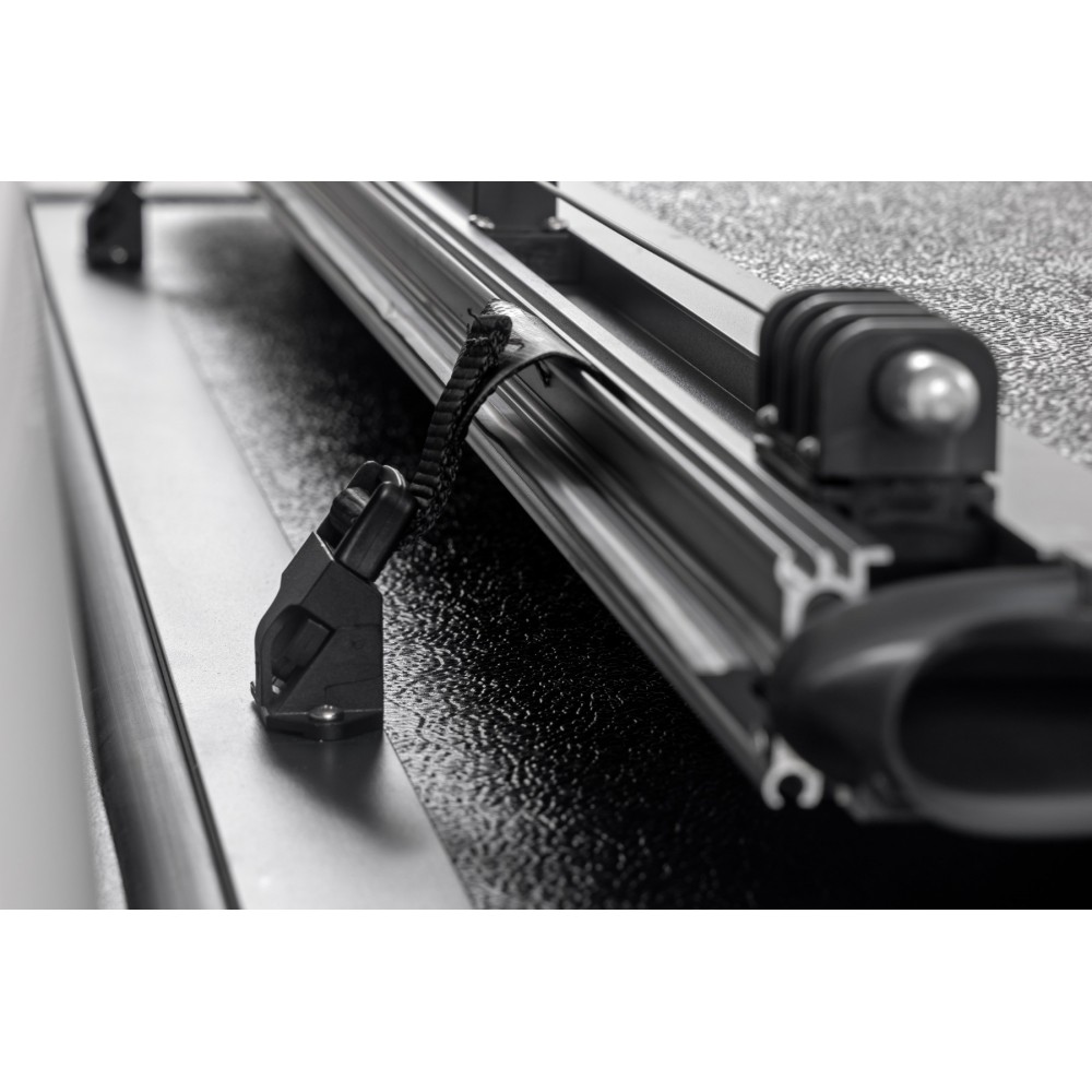 twarda-pokrywa-paki-tri-fold-niski-profil-rough-country-5- twarda-pokrywa-paki-tri-fold-niski-profil-rough-country-5-