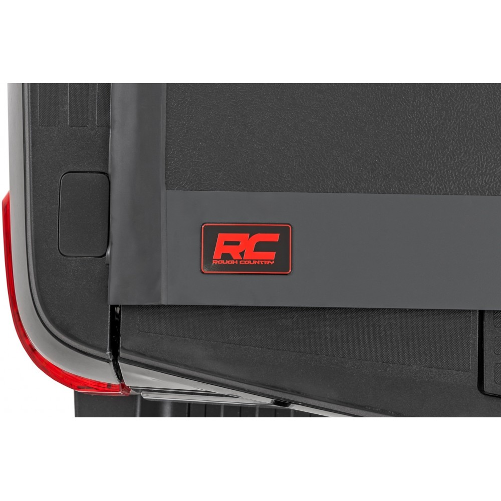 twarda-pokrywa-paki-tri-fold-niski-profil-rough-country-6-10 twarda-pokrywa-paki-tri-fold-niski-profil-rough-country-6-10